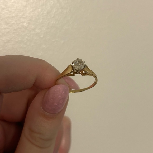 Classic 14K Solid Yellow Gold Ring with Diamond Gemstone 🤍 - Picture 1 of 6